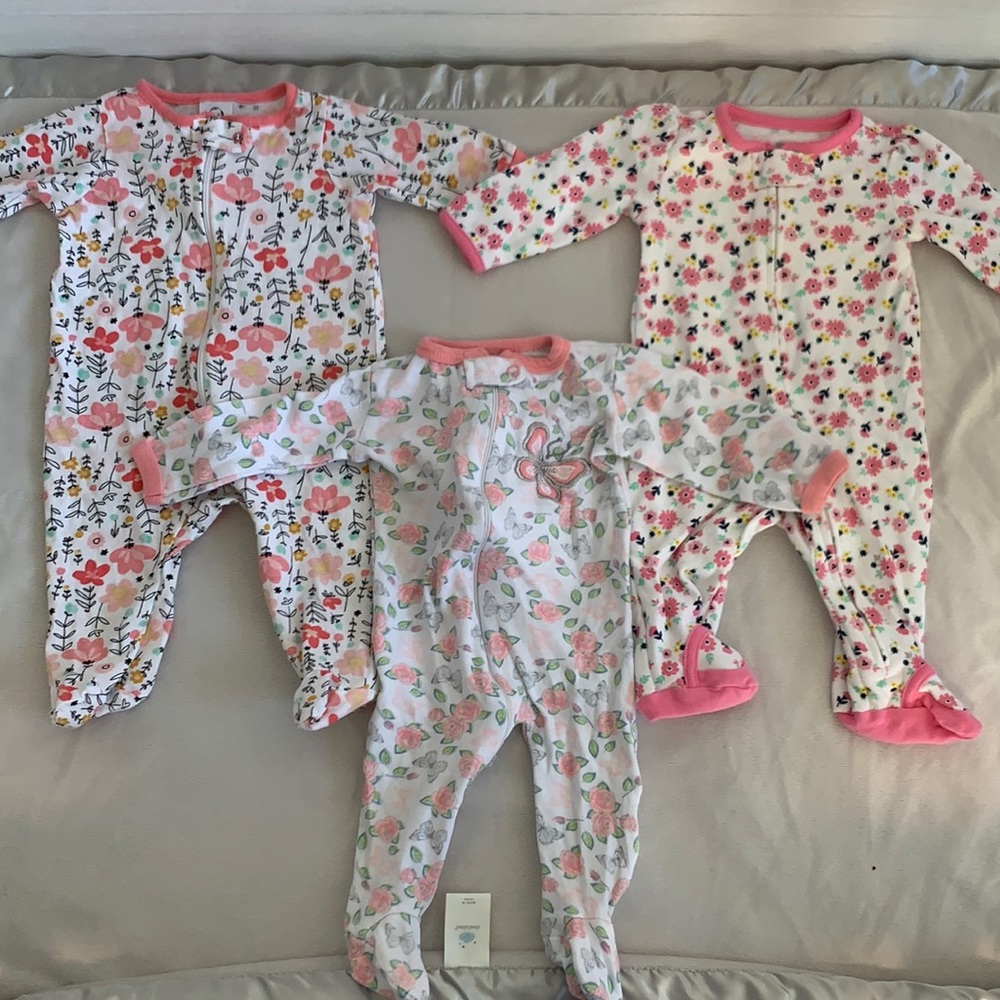 Flowers/Butterfly 0-3 month sleepers, Girls PJ lot